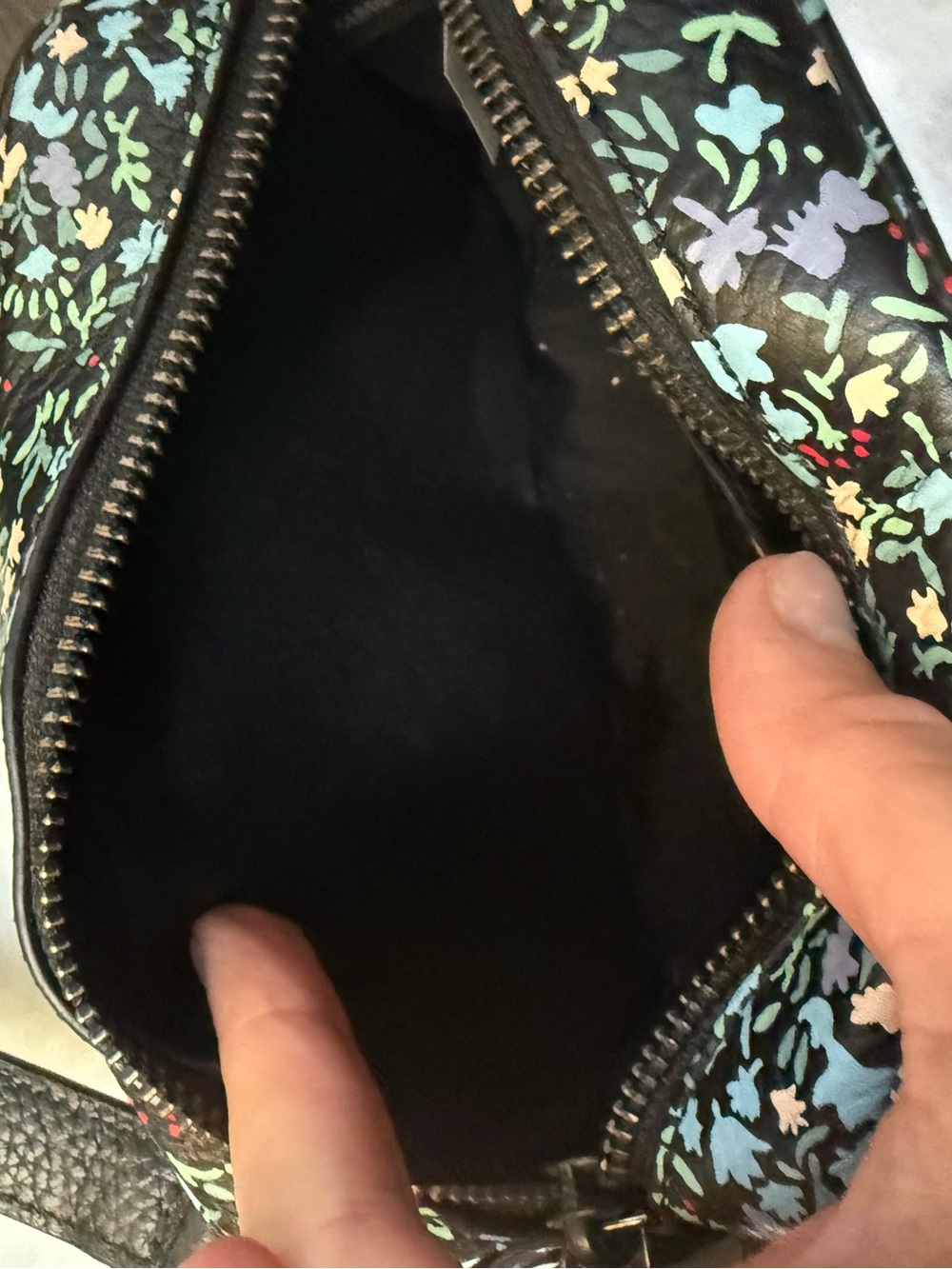 Marc Jacobs The Softshot 17 Crossbody Bag Ditsy Floral Black Leather EUC - Picture 12 of 13